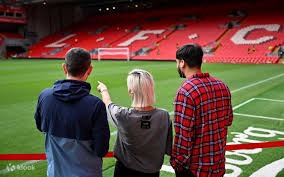 利物浦豪砸8700万镑求购争议前锋！59场37球，接班萨拉赫引发争议